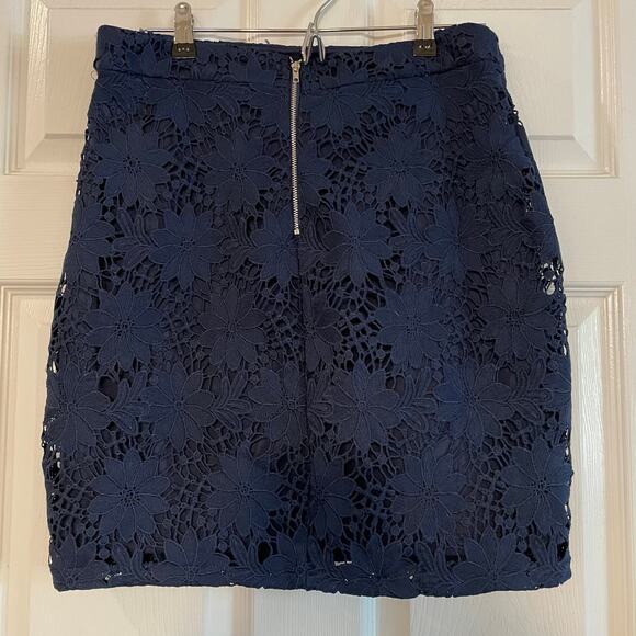 Lulu’s size Large floral crochet lace overlay mini skirt - Picture 2 of 13